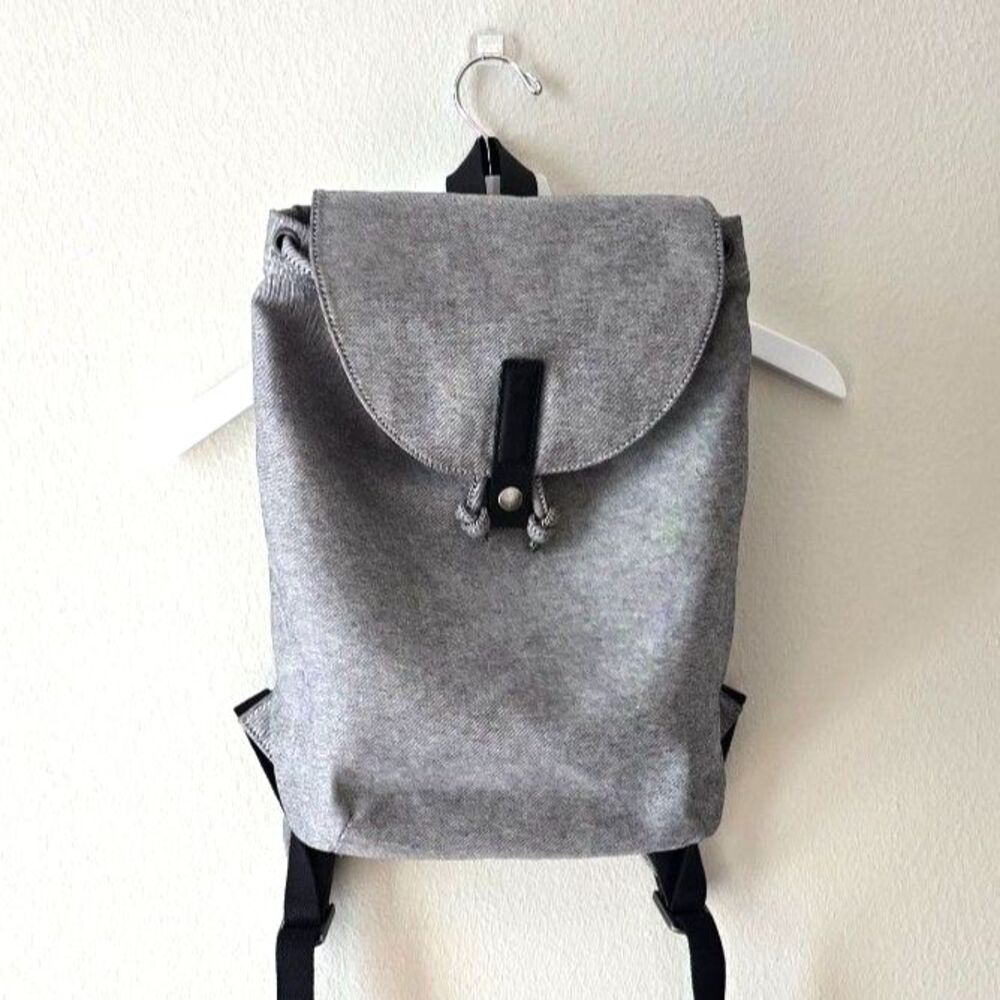EVERLANE Modern Twill Single‑Snap Backpack Blue Minimalist Utility Bag